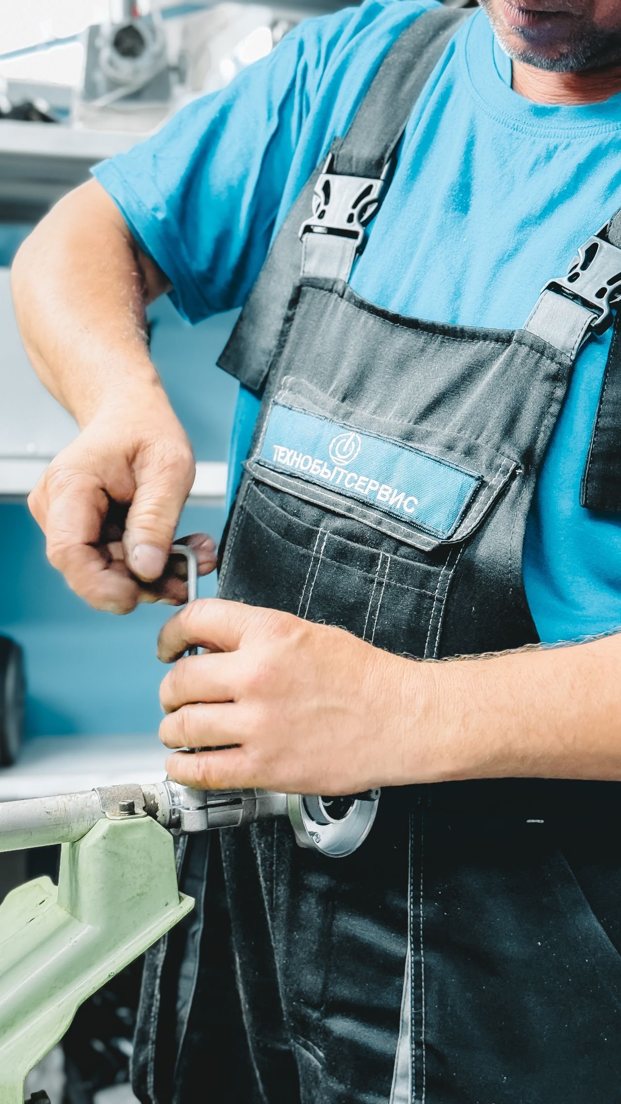 Plumber repairing residential pipework in a Randburg home